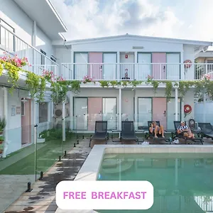 Surf Boutique Backpackers - Free Breakfast ホステル